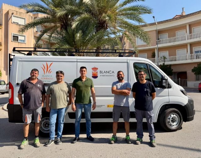 El Ayuntamiento de Blanca incorpora una furgoneta para facilitar la limpieza de biorresiduos