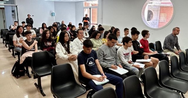 El IES Valle del Segura de Blanca celebra una jornada de difusión de su proyecto 'Digilab', una herramienta educativa gracias a la innovación digital