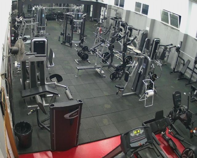 El Ayuntamiento de Blanca inicia la renovación de las instalaciones y el equipamiento del gimnasio municipal
