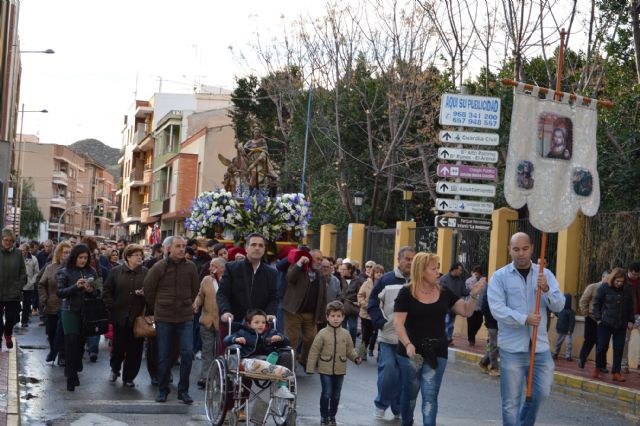 Los blanqueños acompañan a su Patrón San Roque hacia su retiro cuaresmal