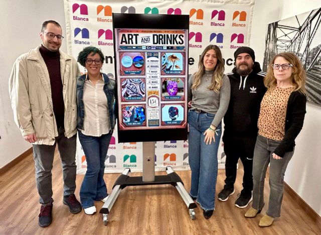 Nueva edición de los talleres ´Art & Drinks´ que llevan a cabo Asokultura y los pubs, en colaboración con el Ayuntamiento de Blanca, para impulsar la cultura y el ocio