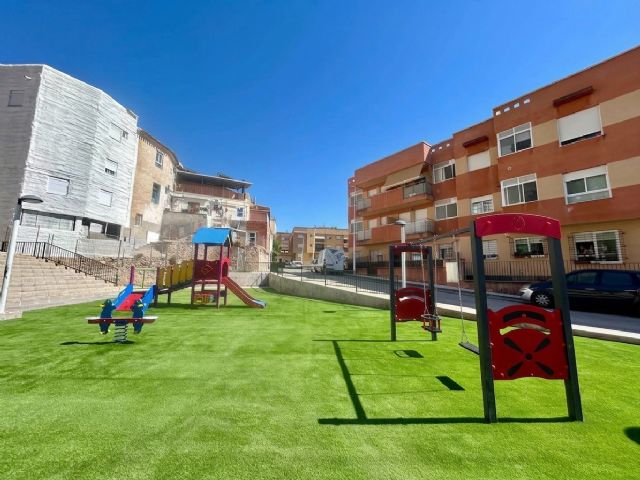 El Ayuntamiento de Blanca construye un nuevo parque situado junto a las calles Emilio Soler Torrano 'El Corcho' y Teresa de Calcuta