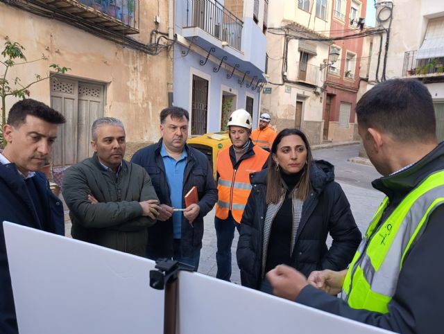 El Gobierno regional invierte 37.000 euros en la renovación de la red de saneamiento de la calle Mayor de Blanca