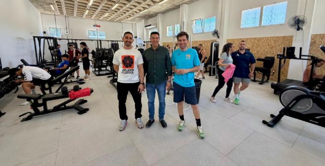 El gimnasio municipal de Blanca estrena equipamiento