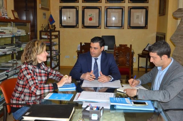 Una subvención de la Comunidad permite al Ayuntamiento de Blanca contratar a jóvenes para el mantenimiento de espacios naturales