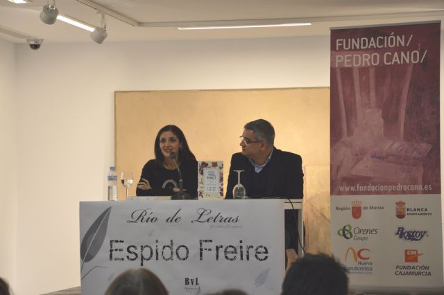Espido Freire cierra el Ciclo Literario 'Río de Letras' de Blanca