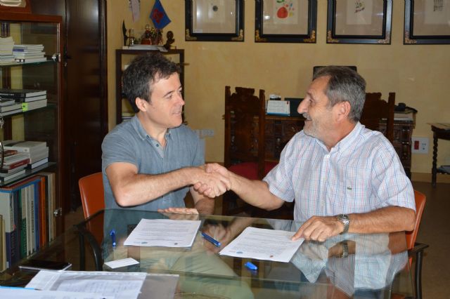El ayuntamiento de Blanca firma un convenio de colaboración con la Fundación Desarrollo Sostenible