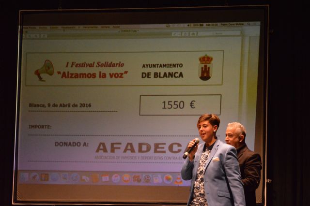 El municipio de Blanca recauda 1.550 euros para la unida de cáncer infantil del hospital Virgen de la Arrixaca