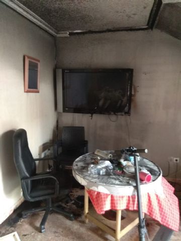 Seis personas atendidas por inhalación de humo en incendio de vivienda en Blanca