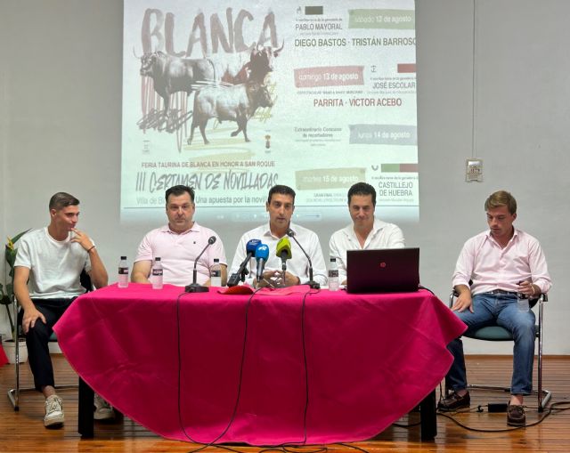 El Ayuntamiento de Blanca presenta la programación de la feria taurina en honor a San Roque