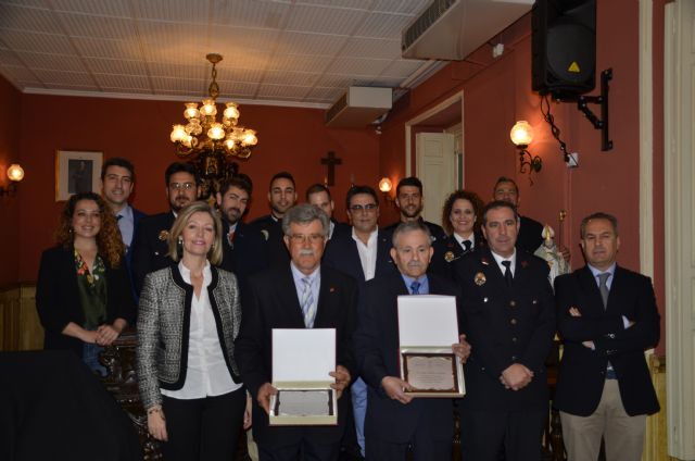 Luis Candel y Jesús Molina, condecorados por su servicio como policías locales